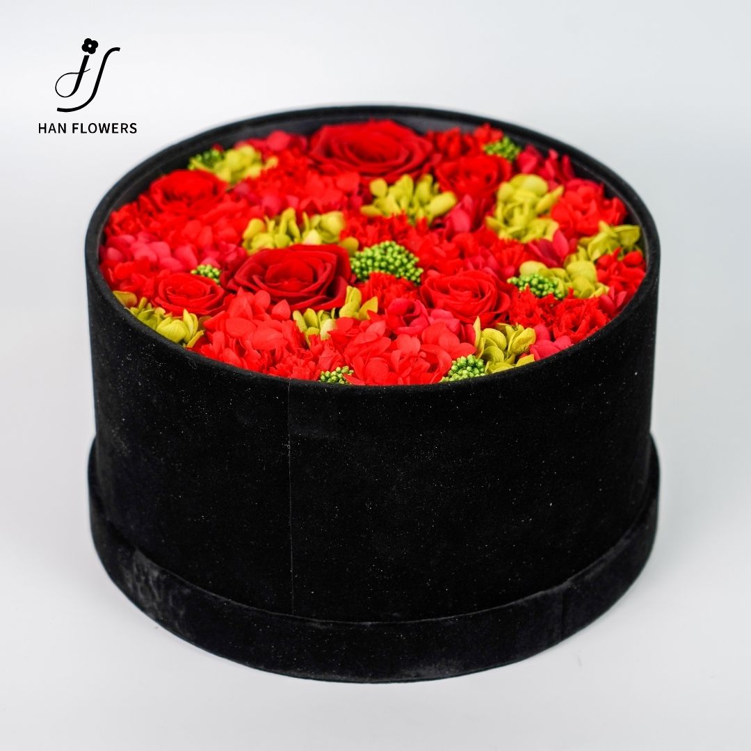 Preserved Flower in Black Velvet Round Box