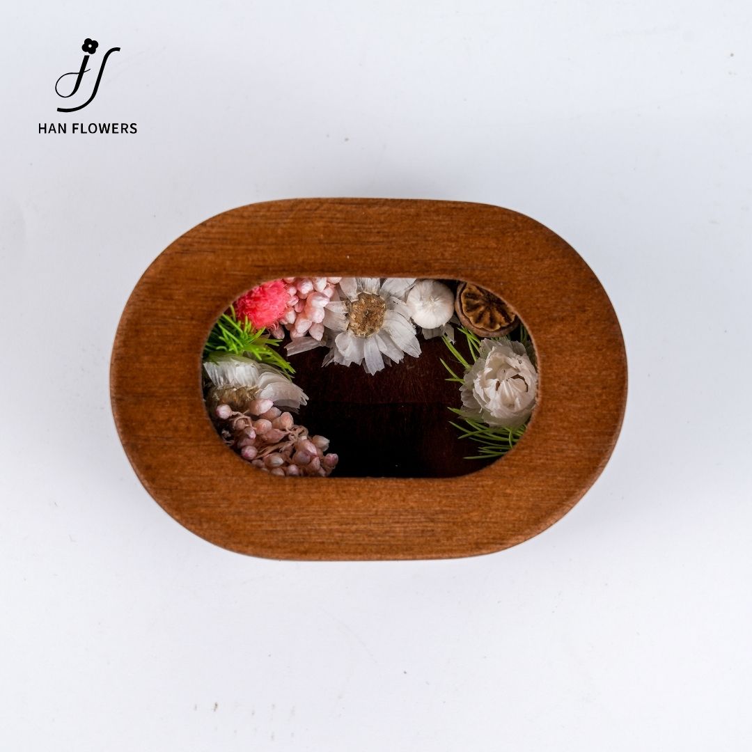 Jewelry Box with Preserved Flowers