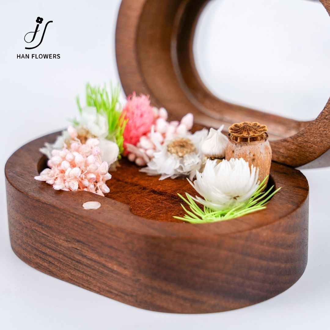 Jewelry Box with Preserved Flowers