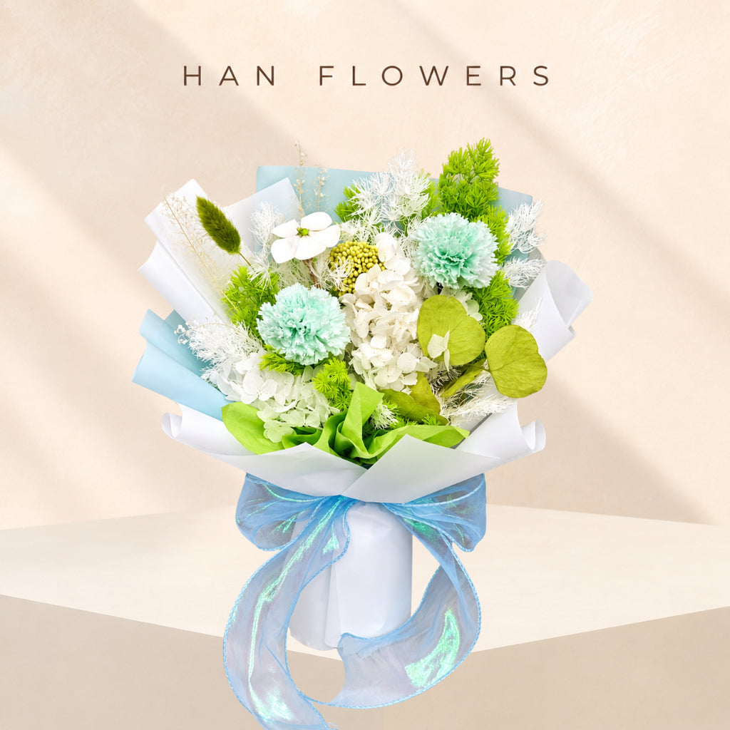 Jade Whisper Carnation Preserved Bouquet (S)