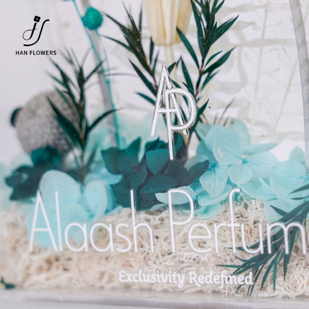 Minimalist Preserved Flower Cluster in Transparent Display Box