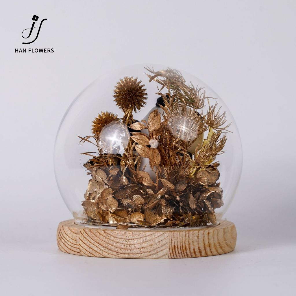 Preserved Flower Panda Fortune Design (Vintage Gold and LED Light)